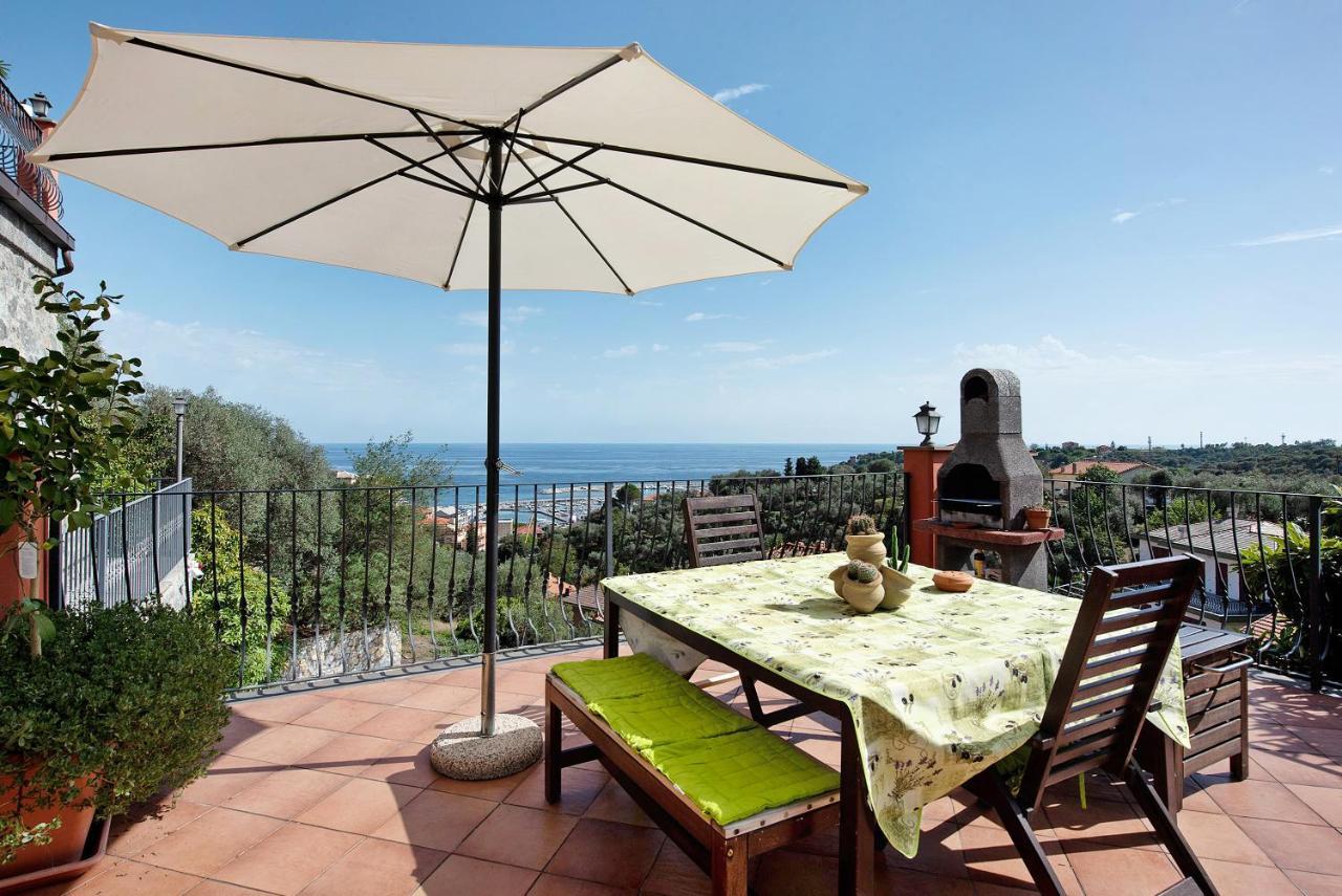 Апартаменты Esclusiva Terrazza Vista Porto Варацце Экстерьер фото