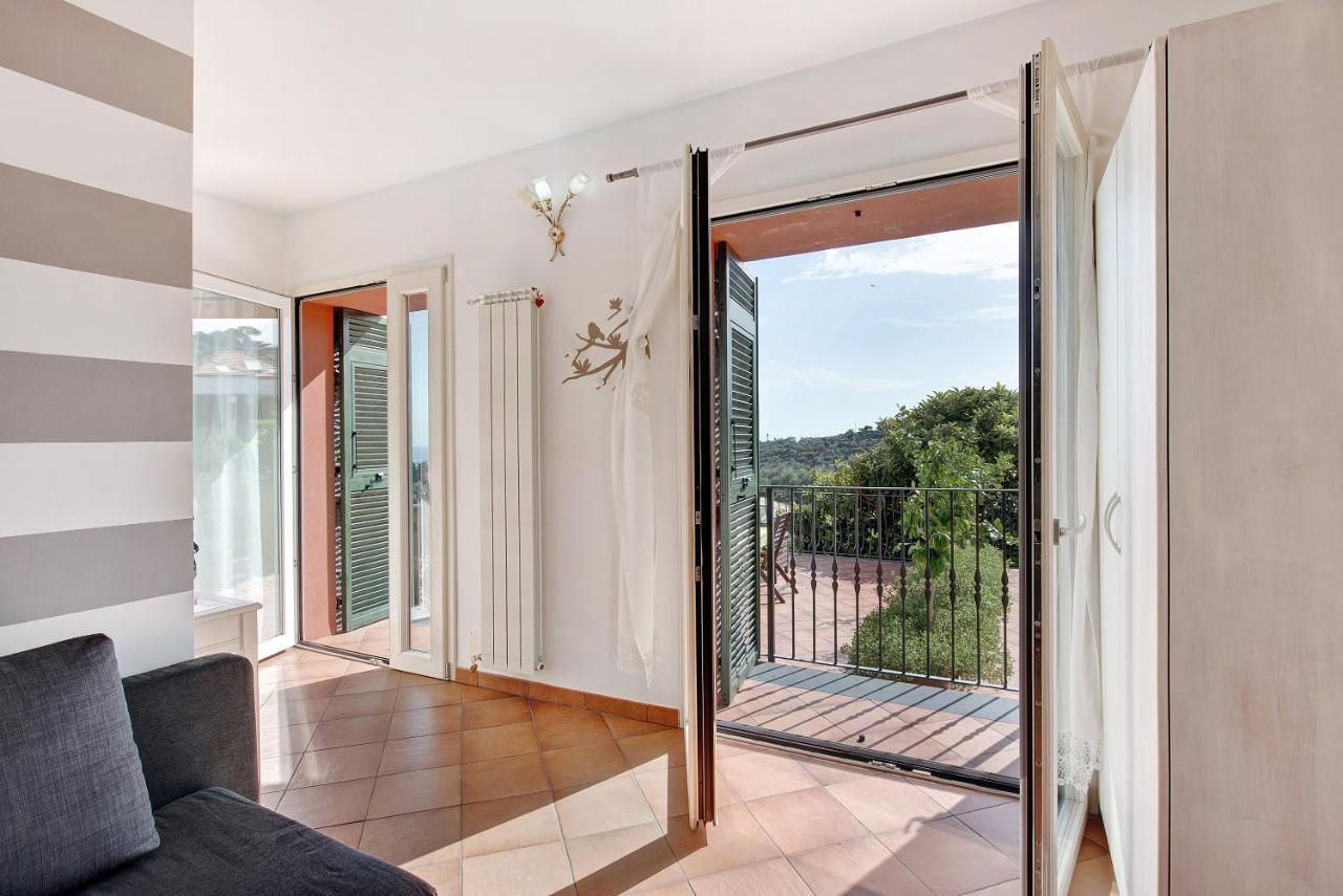Апартаменты Esclusiva Terrazza Vista Porto Варацце Экстерьер фото
