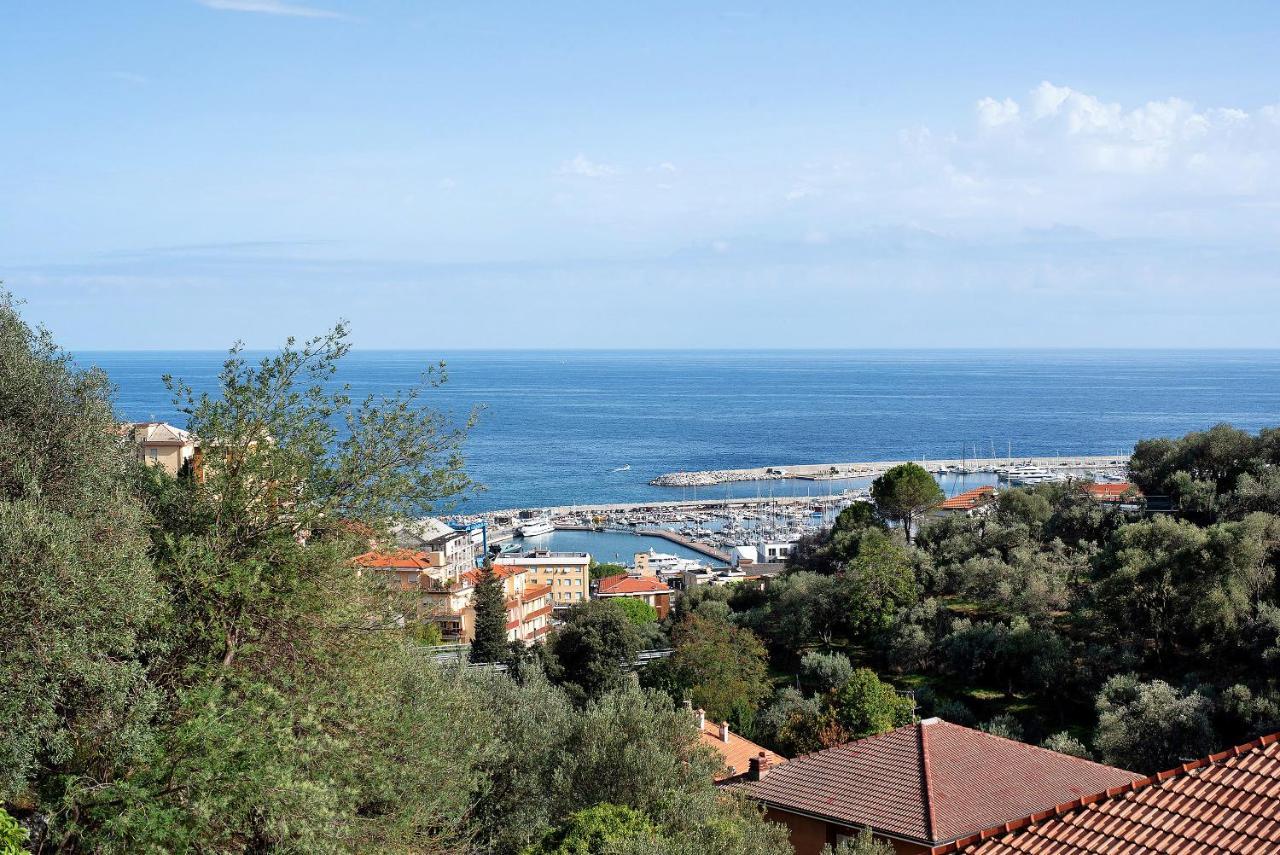Апартаменты Esclusiva Terrazza Vista Porto Варацце Экстерьер фото