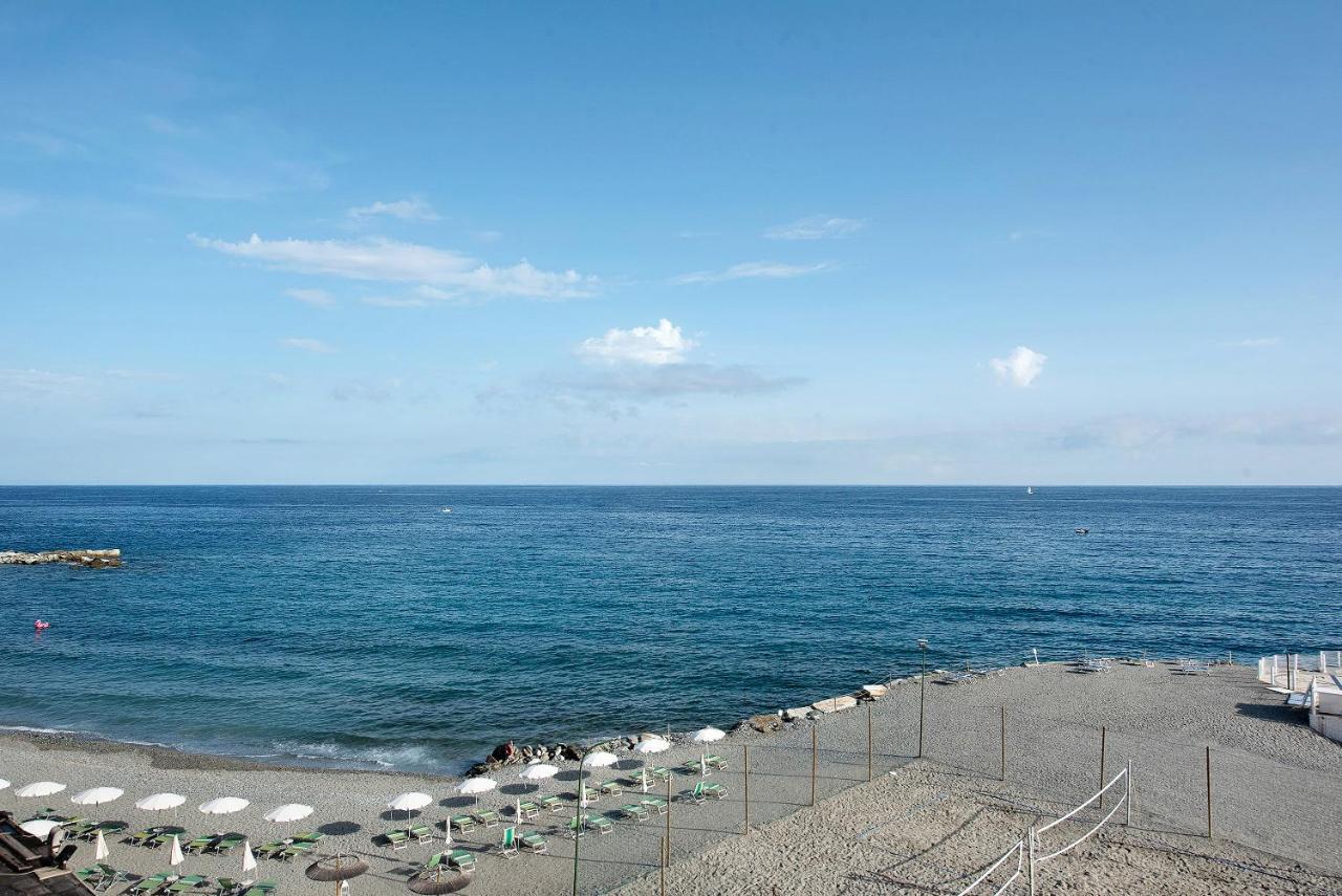 Апартаменты Esclusiva Terrazza Vista Porto Варацце Экстерьер фото