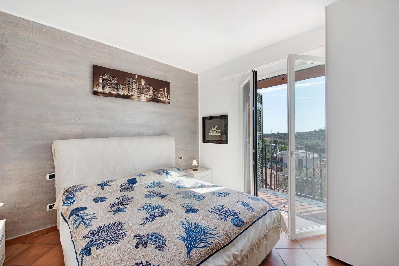 Апартаменты Esclusiva Terrazza Vista Porto Варацце Экстерьер фото